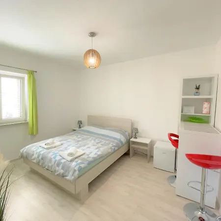 Modern Old Town - * Zara